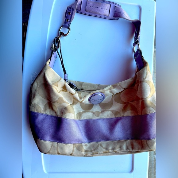 Coach Signature Bag Tan/Purple PREOWNED/USED .in great condition. - Picture 1 of 3